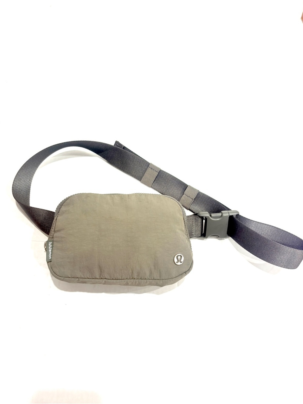 lululemon Everywhere belt bag Olive Green - Picture 4 of 9